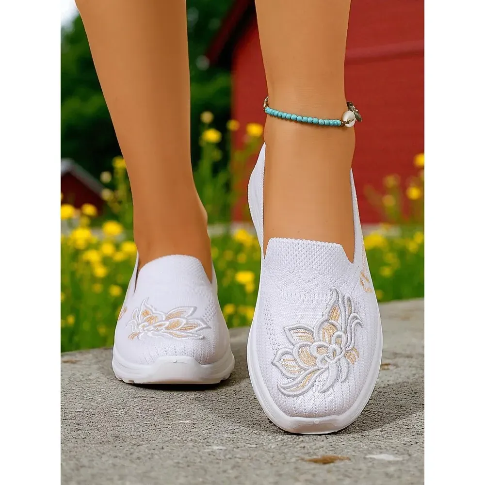 Women's Green Flyknit Slip-On Walking Shoes with Embroidery - Image 8
